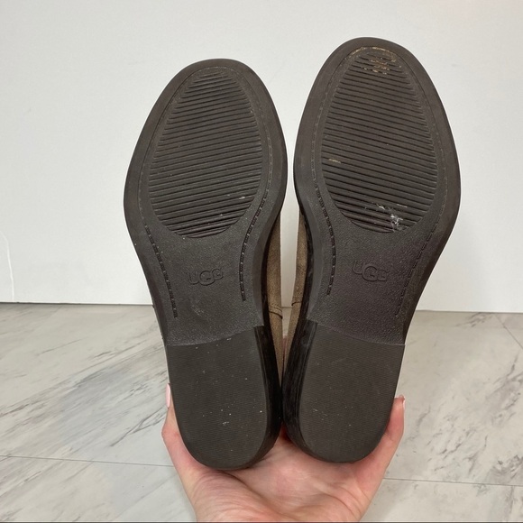UGG Tan Brown Chelsea Suede Bootie 9 - Picture 13 of 14